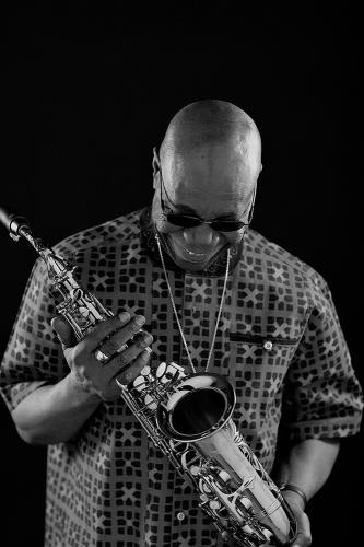 L’immense musicien et saxophoniste Manu Dibango nous a quitté par l’équipe du Groupe de recherche Achac